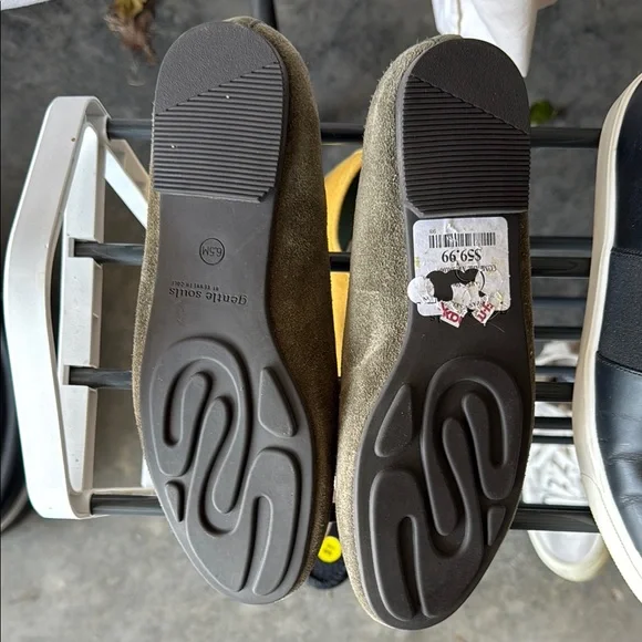 Gentle Souls Slip-On Loafers for Casual Comfort - Picture 2 of 3